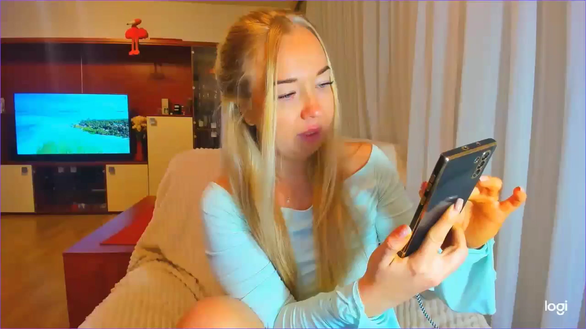 Gallery image thumbnail from FlamingoDream's myfreecams stream on, 10/23/2024, 23:32 image 14 of 20