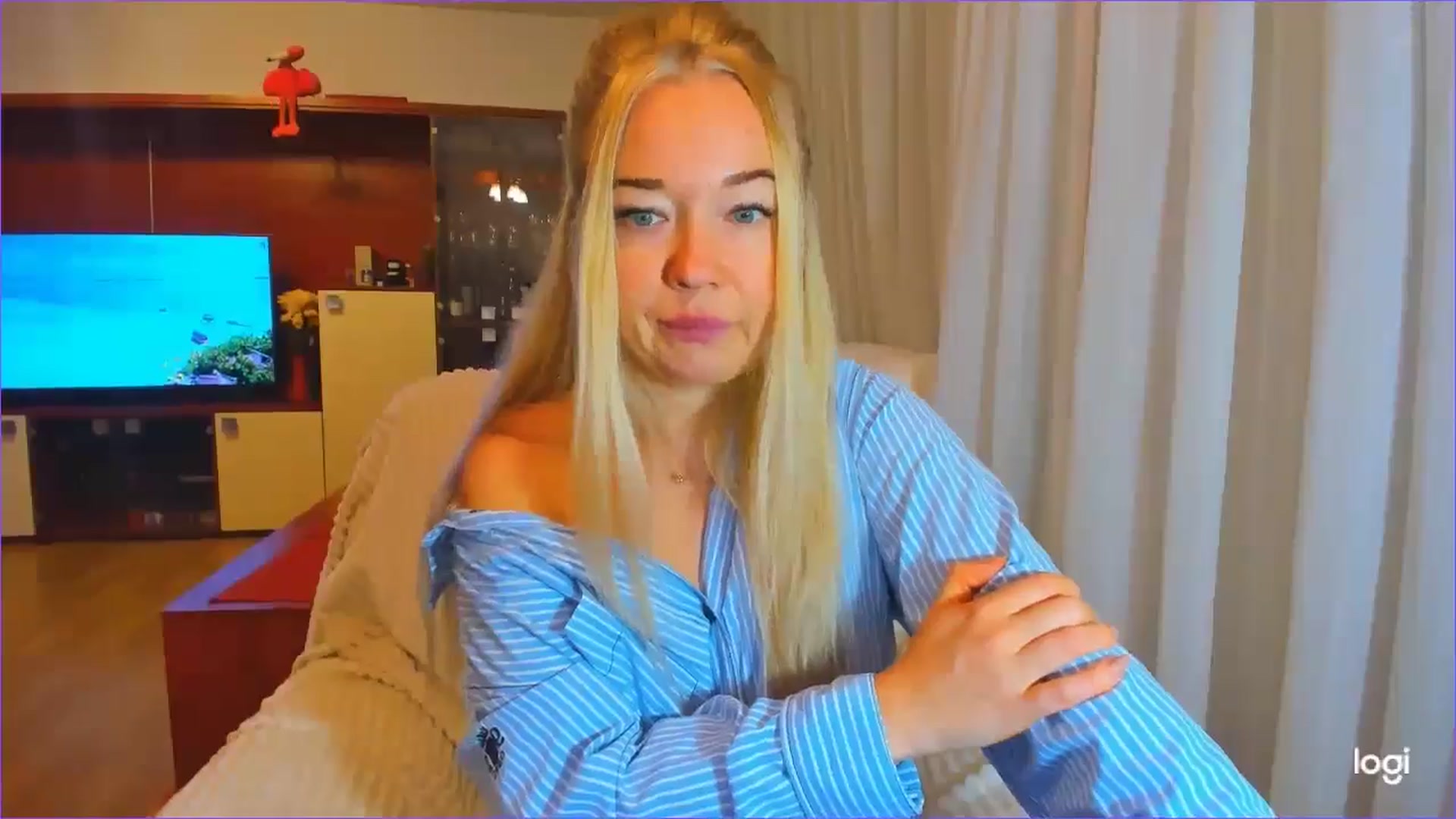 Gallery image thumbnail from FlamingoDream's myfreecams stream on, 10/24/2024, 20:58 image 2 of 20