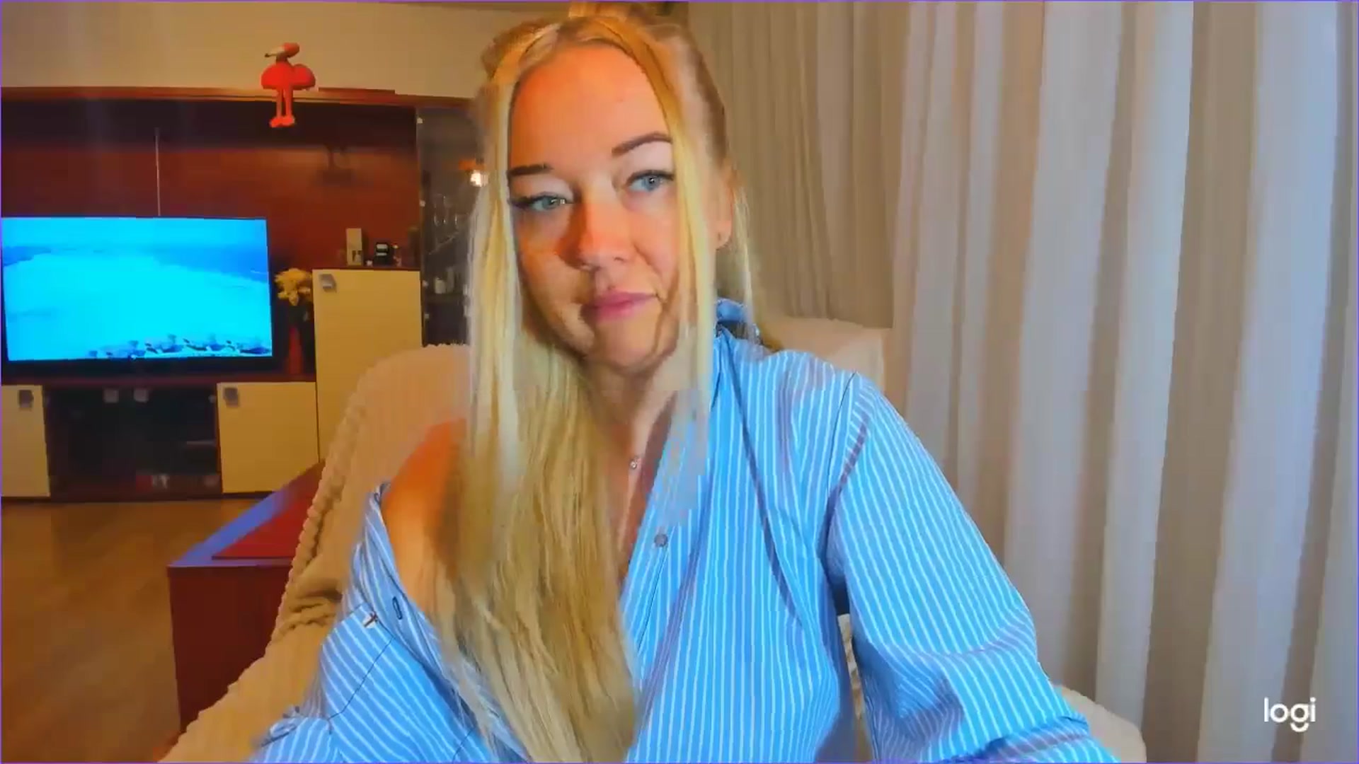 Gallery image thumbnail from FlamingoDream's myfreecams stream on, 10/24/2024, 20:58 image 11 of 20