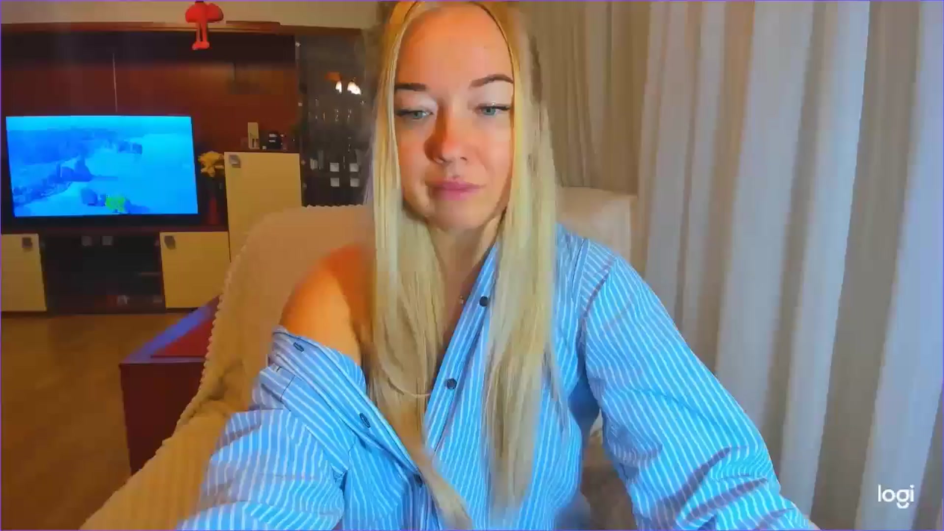 Gallery image thumbnail from FlamingoDream's myfreecams stream on, 10/24/2024, 22:07 image 15 of 20