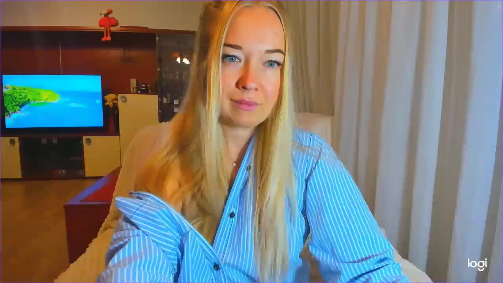 Gallery image thumbnail from FlamingoDream's myfreecams stream on, 10/24/2024, 22:07 image 12 of 20