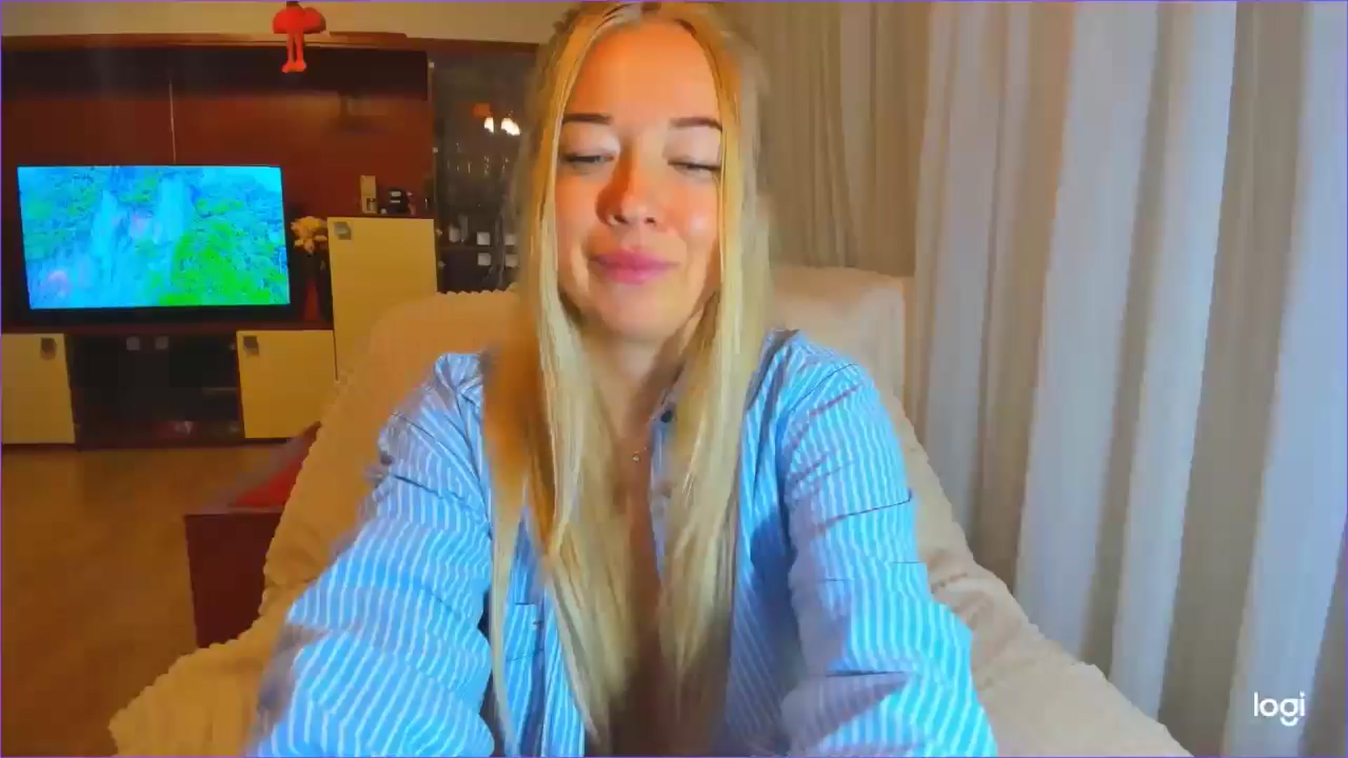 Gallery image thumbnail from FlamingoDream's myfreecams stream on, 10/24/2024, 23:10 image 14 of 20