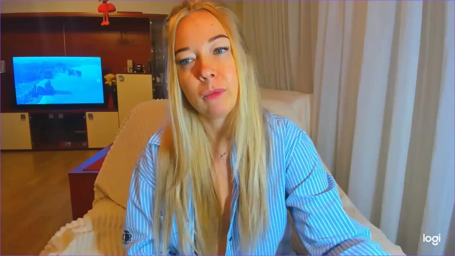 Gallery image thumbnail from FlamingoDream's myfreecams stream on, 10/24/2024, 23:10 image 1 of 20