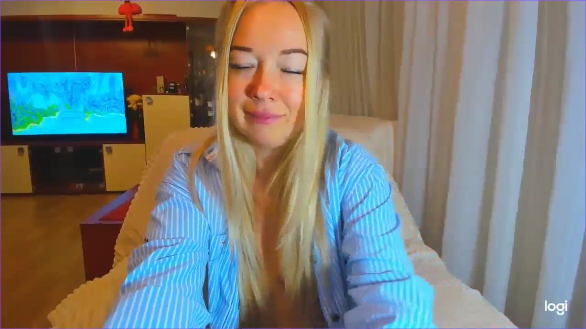 Gallery image thumbnail from FlamingoDream's myfreecams stream on, 10/24/2024, 23:10 image 17 of 20