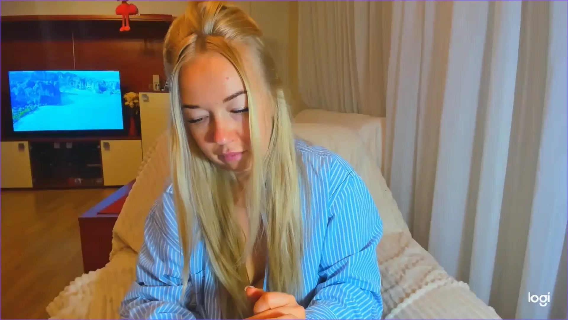 Gallery image thumbnail from FlamingoDream's myfreecams stream on, 10/24/2024, 23:10 image 4 of 20
