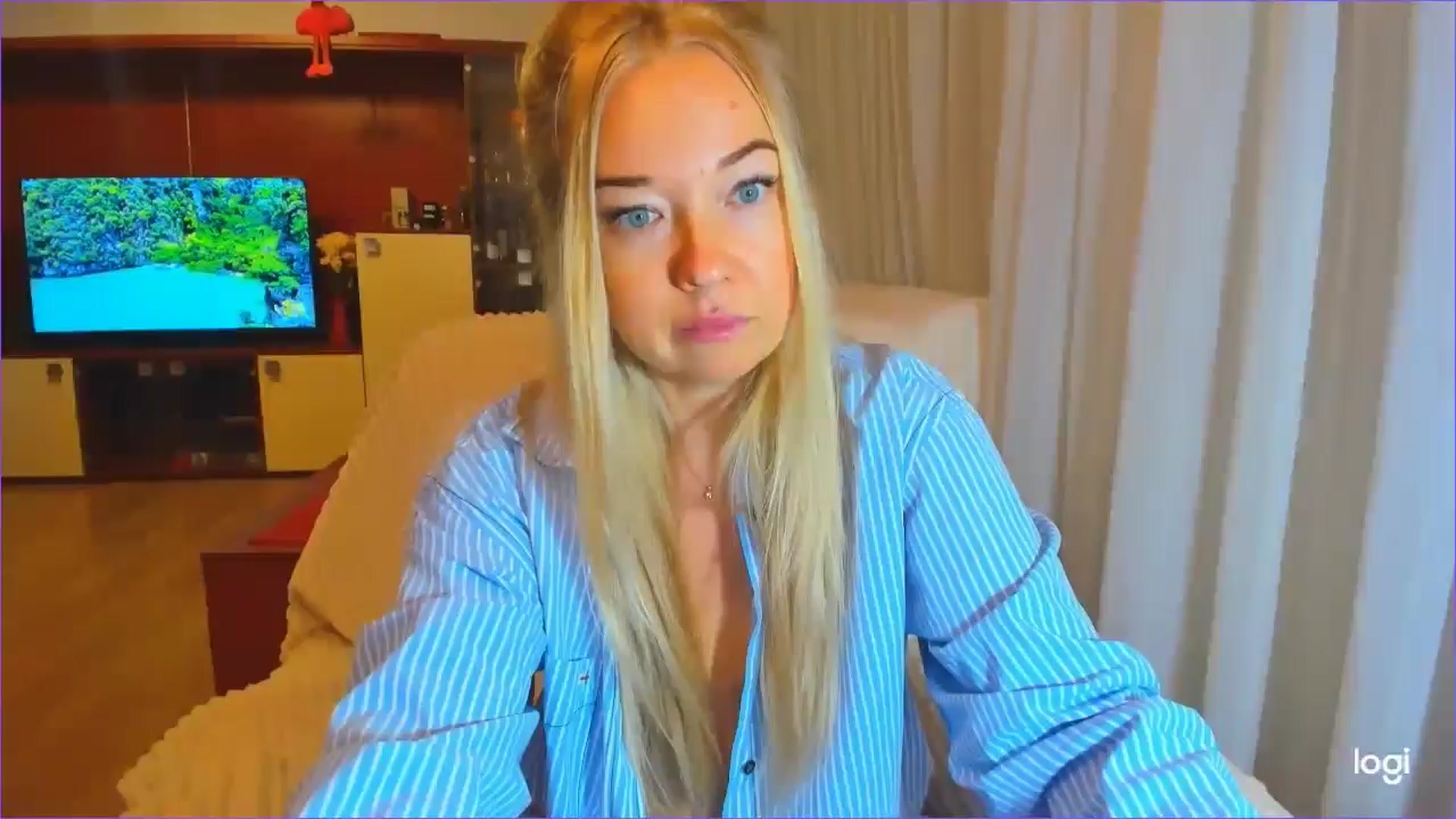 Gallery image thumbnail from FlamingoDream's myfreecams stream on, 10/24/2024, 23:10 image 7 of 20