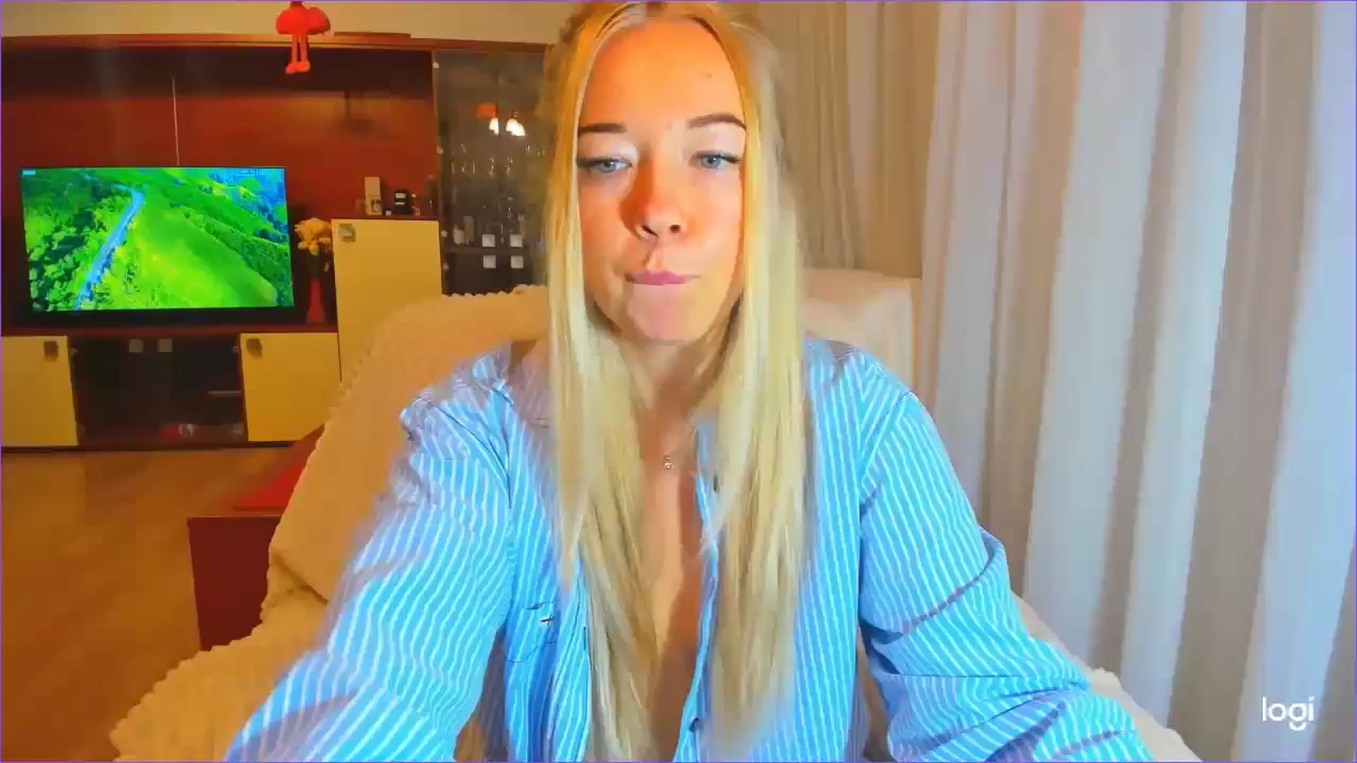 Gallery image thumbnail from FlamingoDream's myfreecams stream on, 10/24/2024, 23:10 image 5 of 20