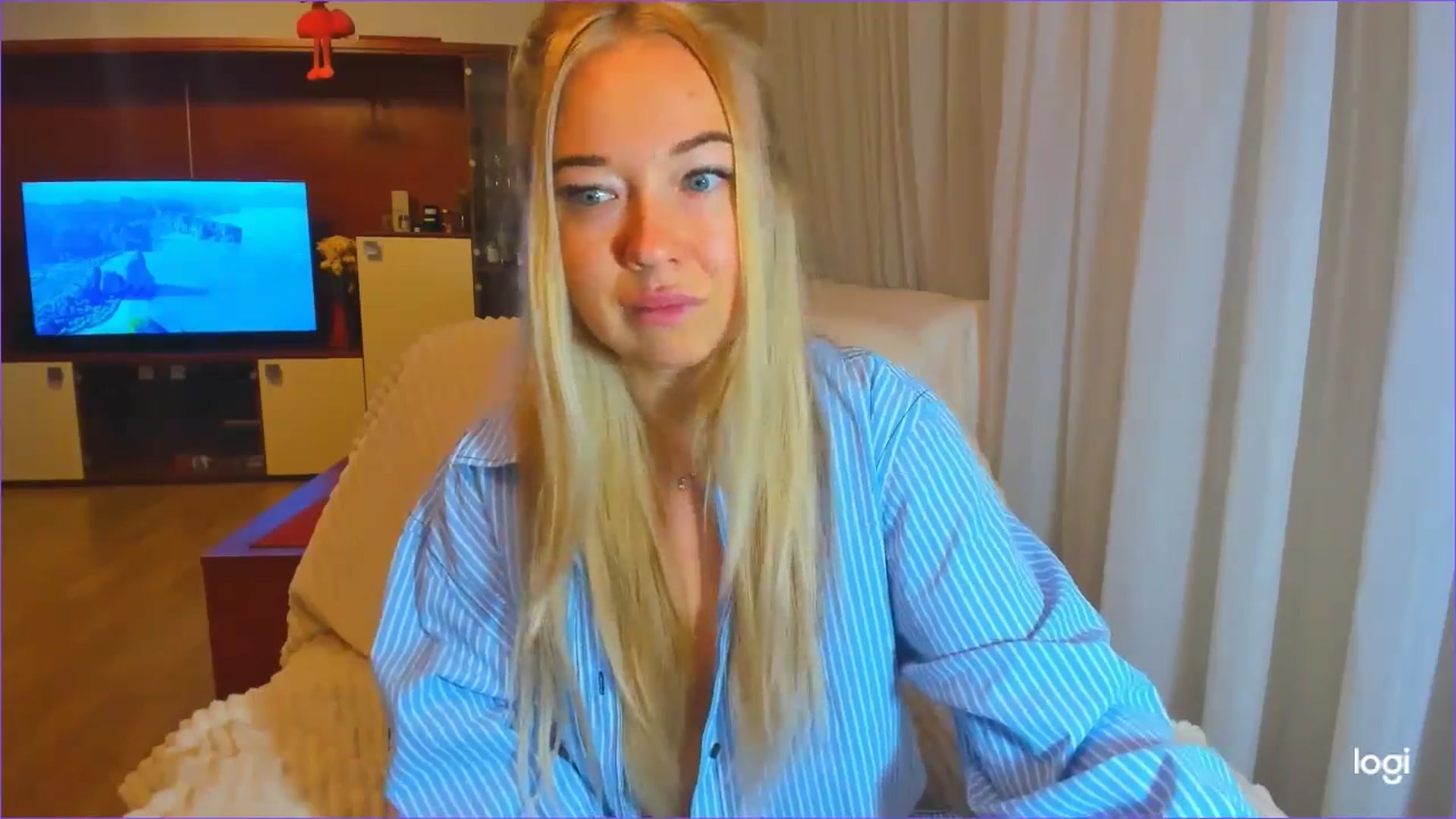 Gallery image thumbnail from FlamingoDream's myfreecams stream on, 10/24/2024, 23:10 image 2 of 20