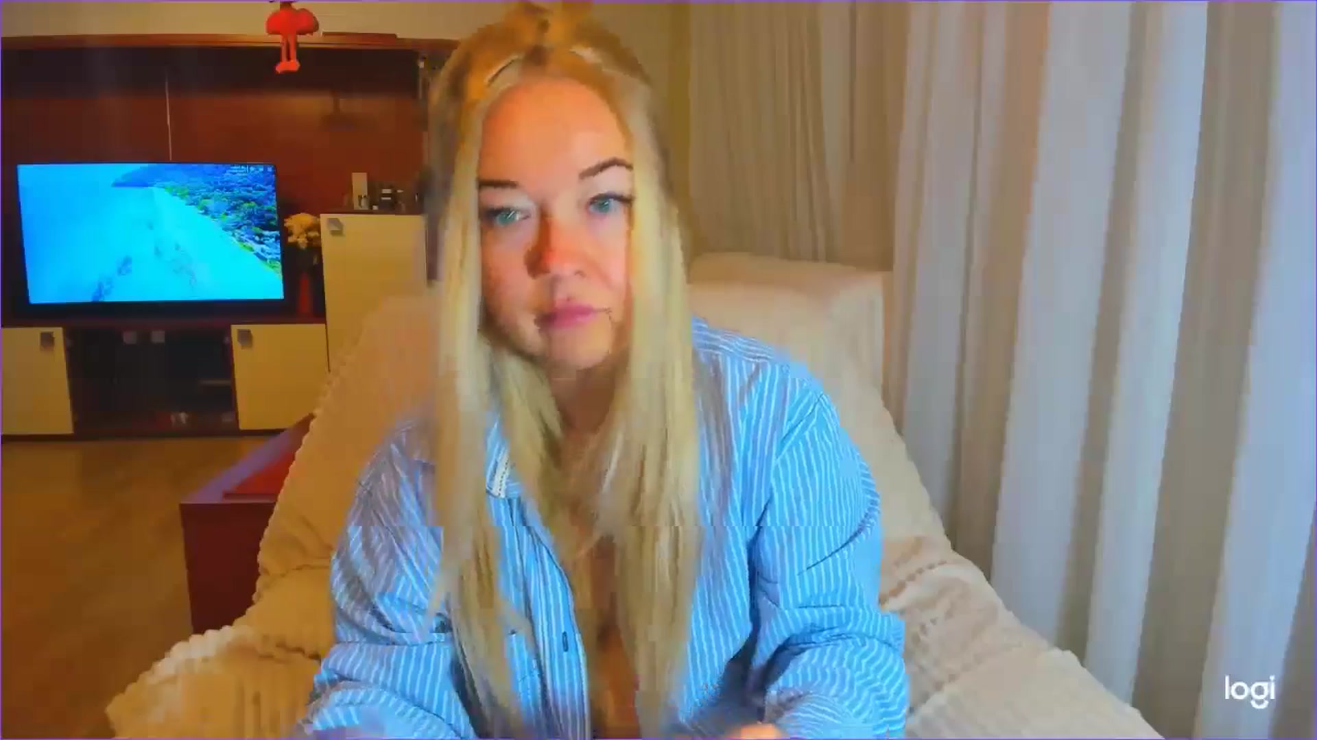 Gallery image thumbnail from FlamingoDream's myfreecams stream on, 10/24/2024, 23:10 image 15 of 20