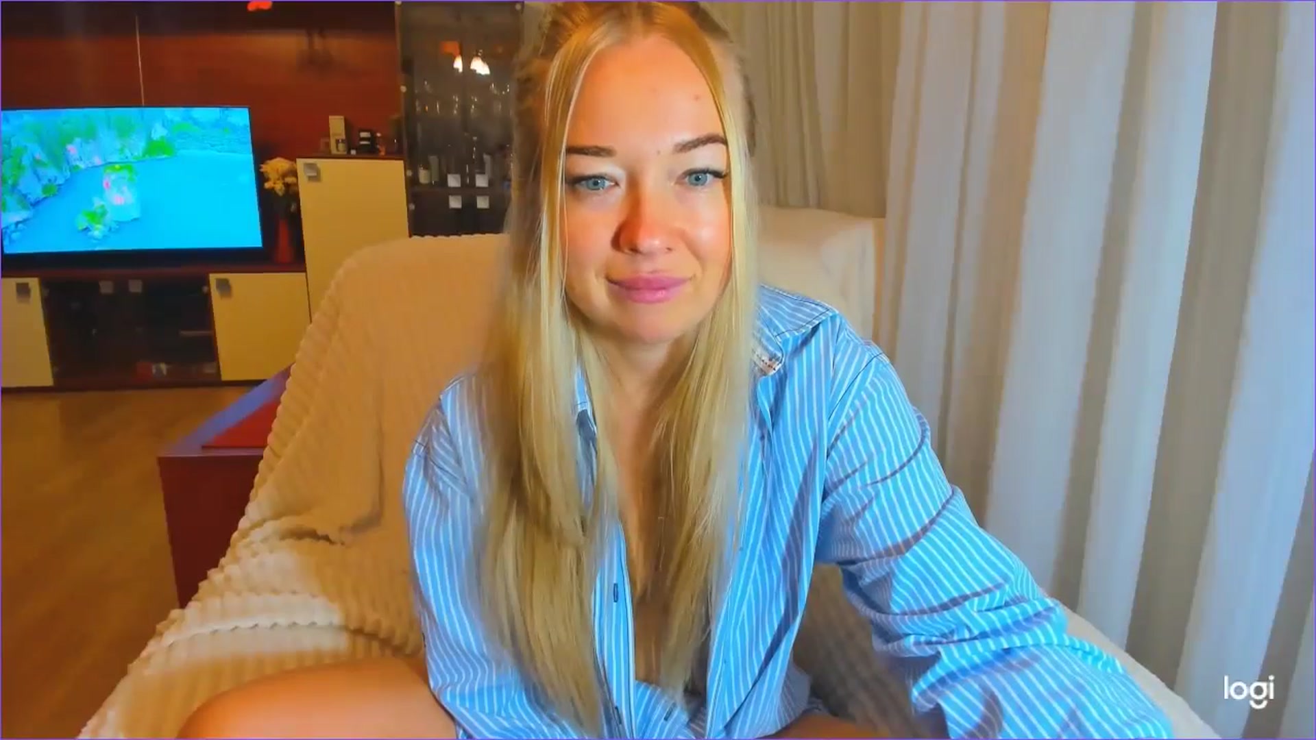 Gallery image thumbnail from FlamingoDream's myfreecams stream on, 10/25/2024, 24:00 image 18 of 20