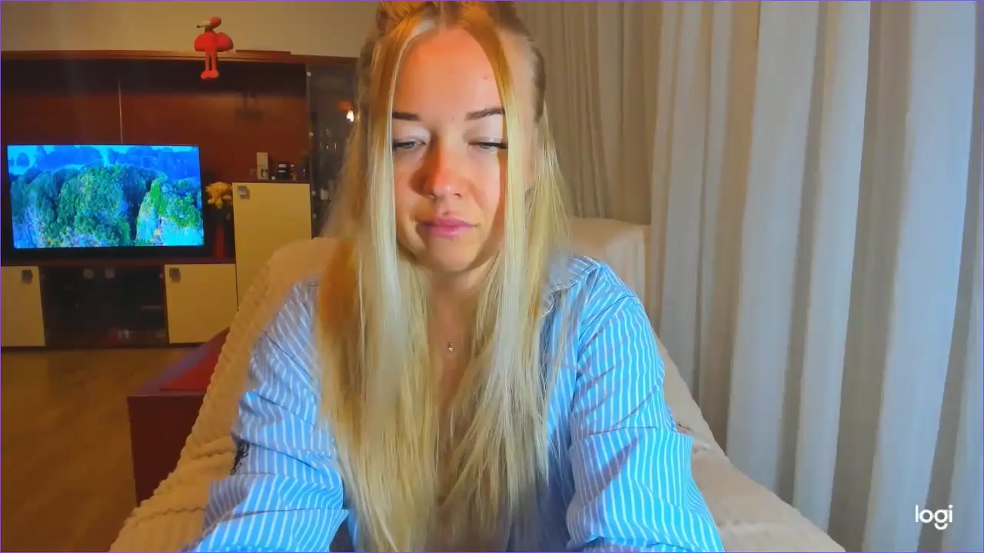 Gallery image thumbnail from FlamingoDream's myfreecams stream on, 10/25/2024, 24:00 image 1 of 20