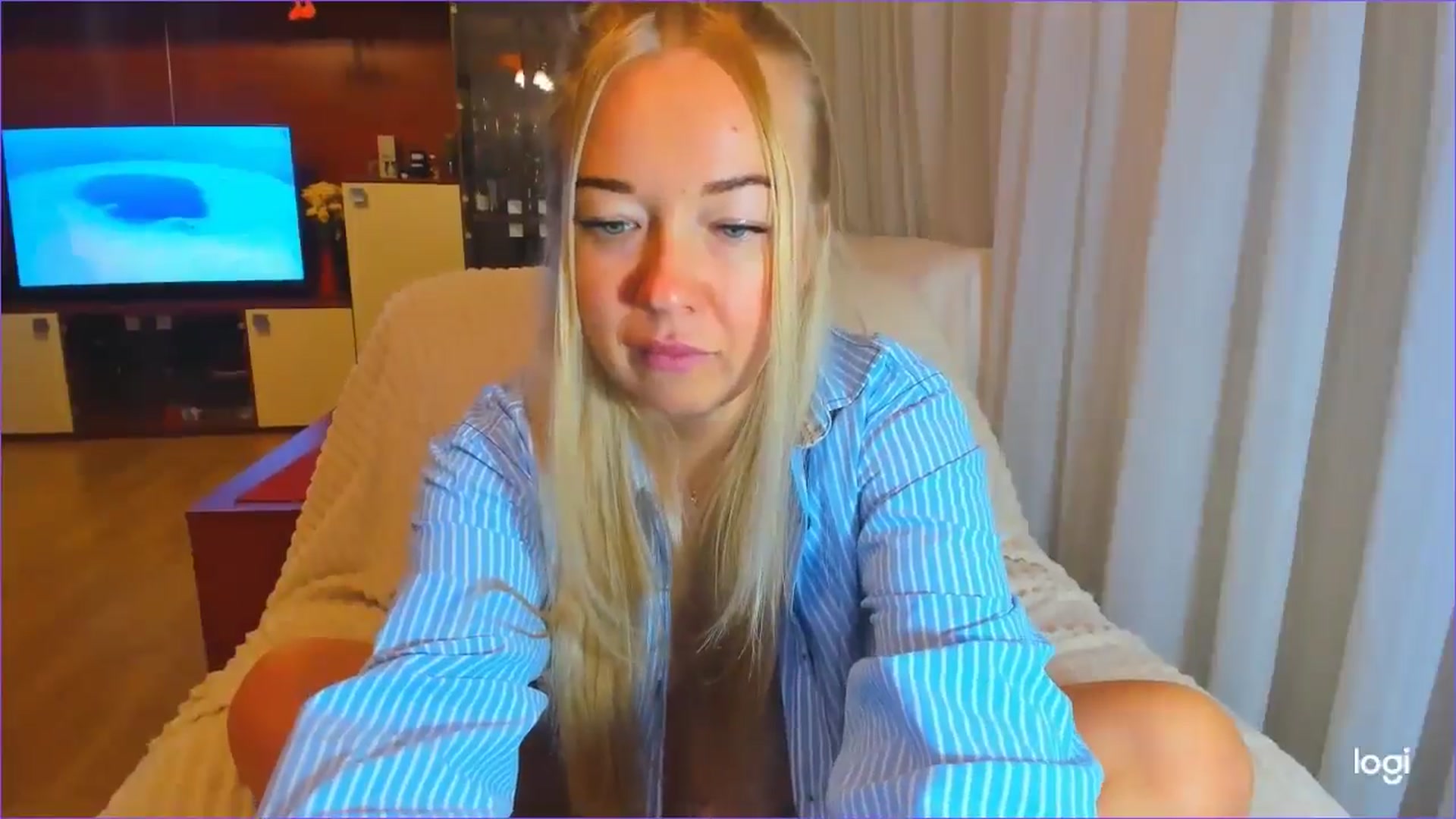Gallery image thumbnail from FlamingoDream's myfreecams stream on, 10/25/2024, 01:13 image 11 of 20