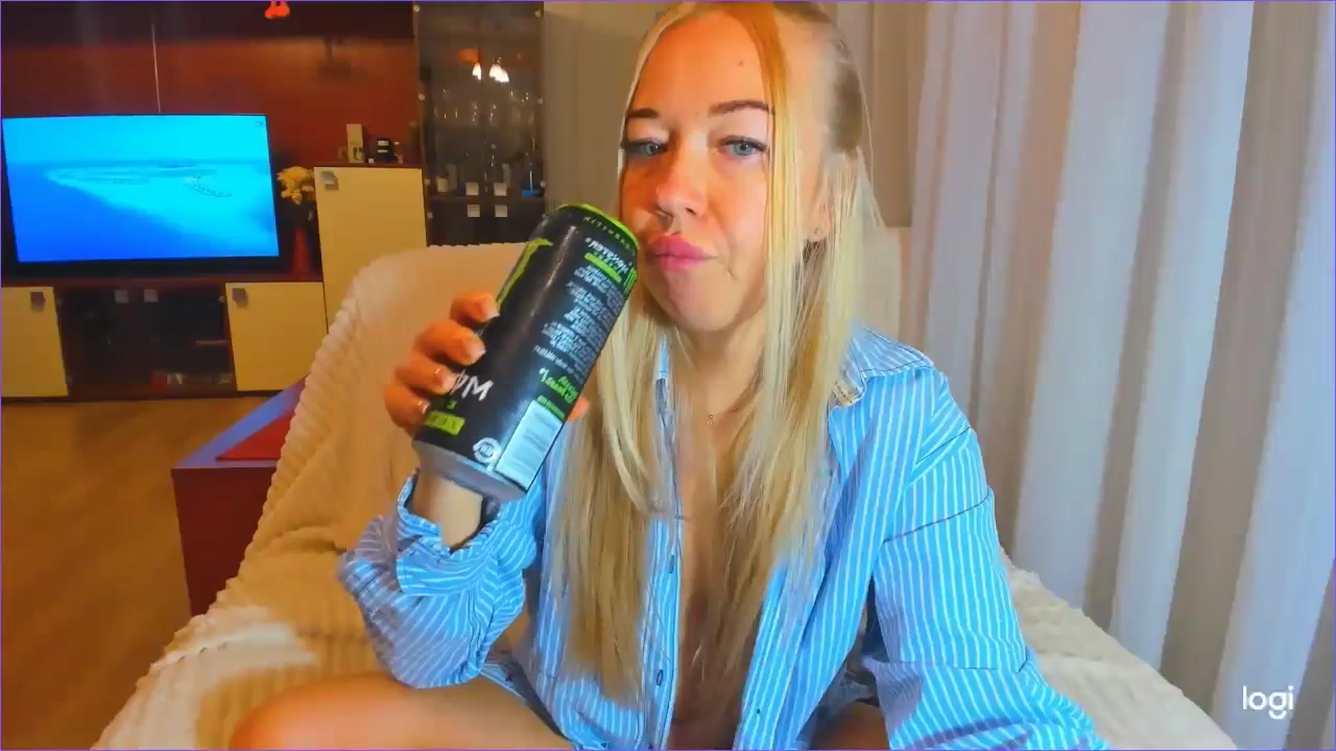 Gallery image thumbnail from FlamingoDream's myfreecams stream on, 10/25/2024, 01:13 image 12 of 20