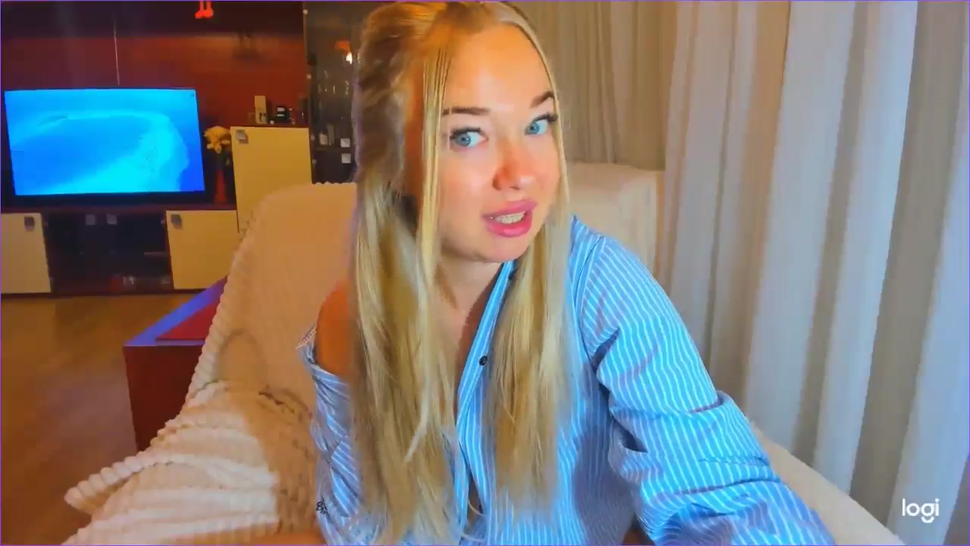 Gallery image thumbnail from FlamingoDream's myfreecams stream on, 10/25/2024, 01:40 image 16 of 20