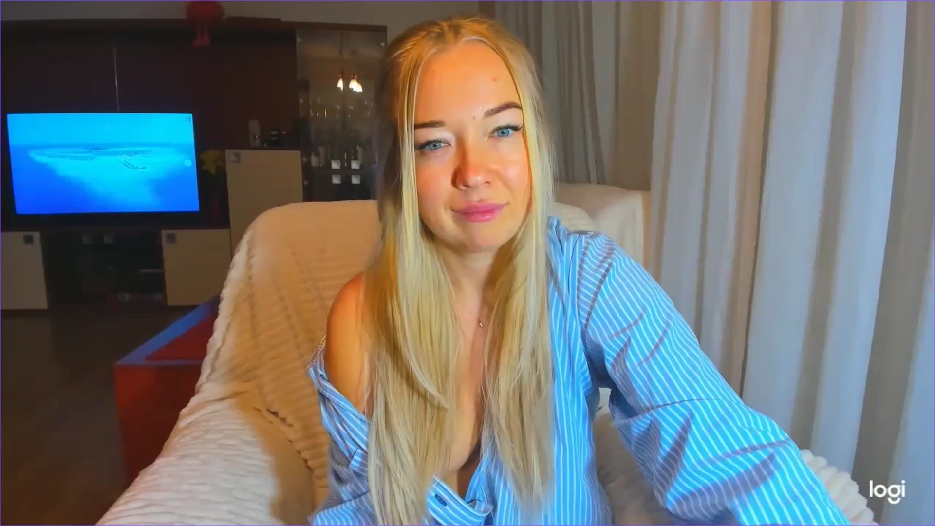 Gallery image thumbnail from FlamingoDream's myfreecams stream on, 10/25/2024, 02:26 image 11 of 20