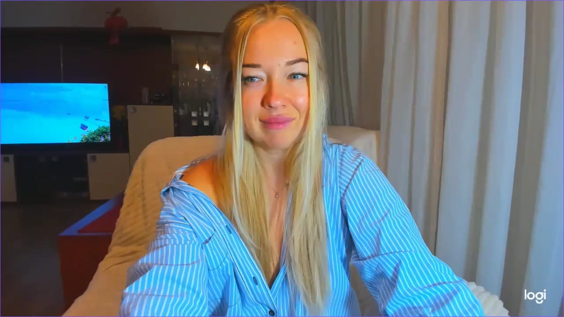 Gallery image thumbnail from FlamingoDream's myfreecams stream on, 10/25/2024, 02:26 image 8 of 20