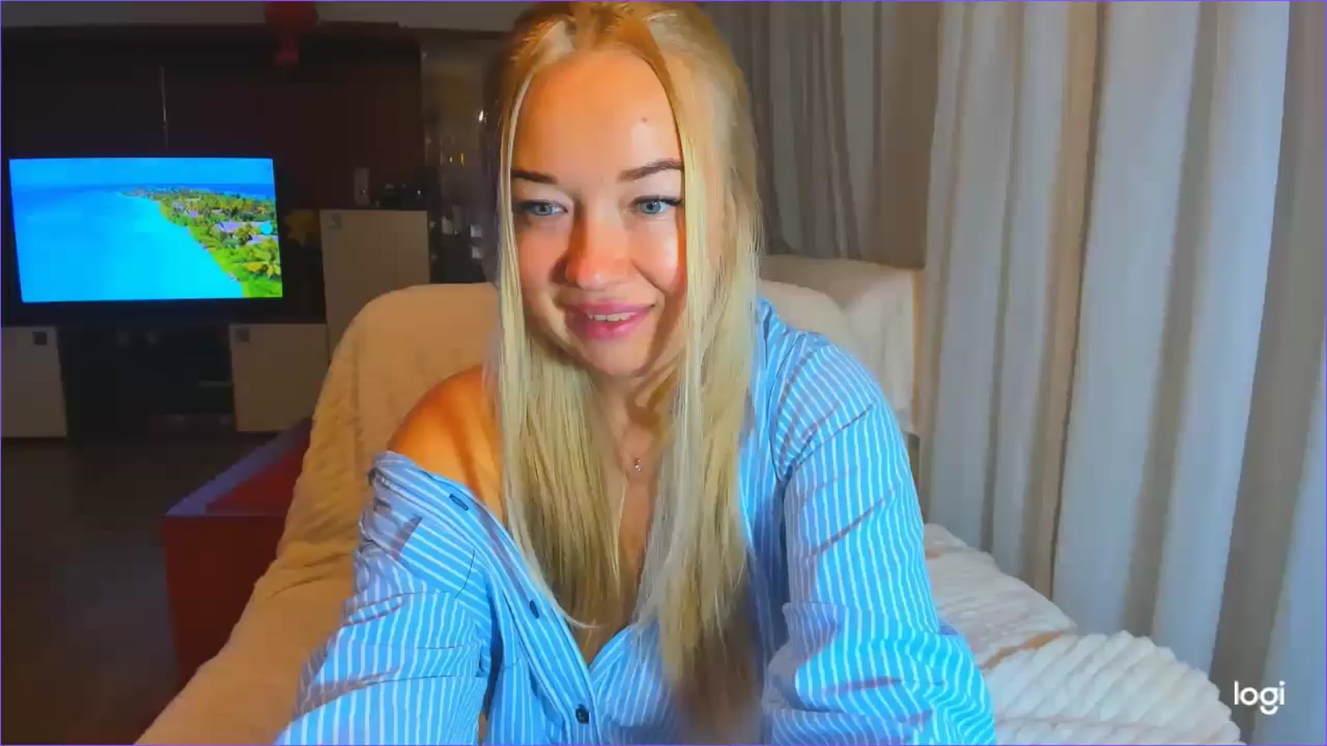 Gallery image thumbnail from FlamingoDream's myfreecams stream on, 10/25/2024, 02:26 image 14 of 20