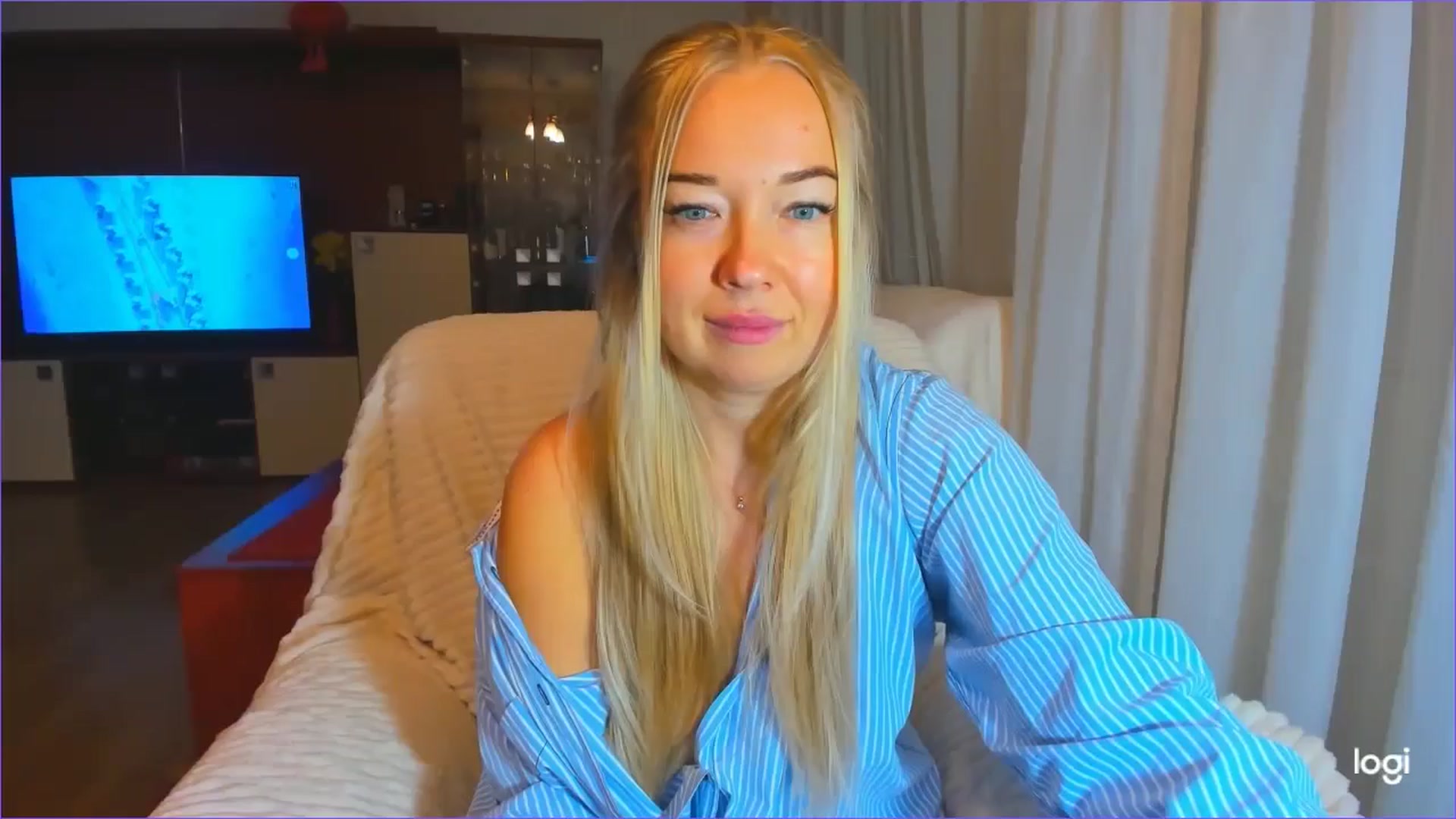 Gallery image thumbnail from FlamingoDream's myfreecams stream on, 10/25/2024, 02:26 image 15 of 20
