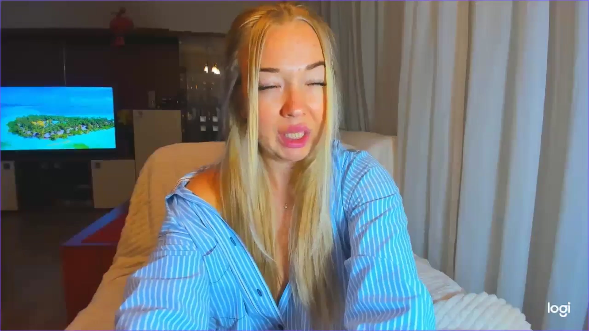 Gallery image thumbnail from FlamingoDream's myfreecams stream on, 10/25/2024, 02:26 image 10 of 20