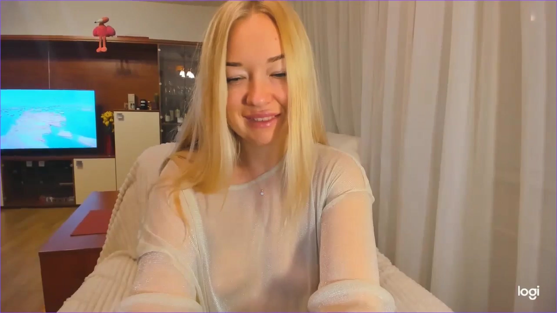 Gallery image thumbnail from FlamingoDream's myfreecams stream on, 10/28/2024, 23:13 image 11 of 20