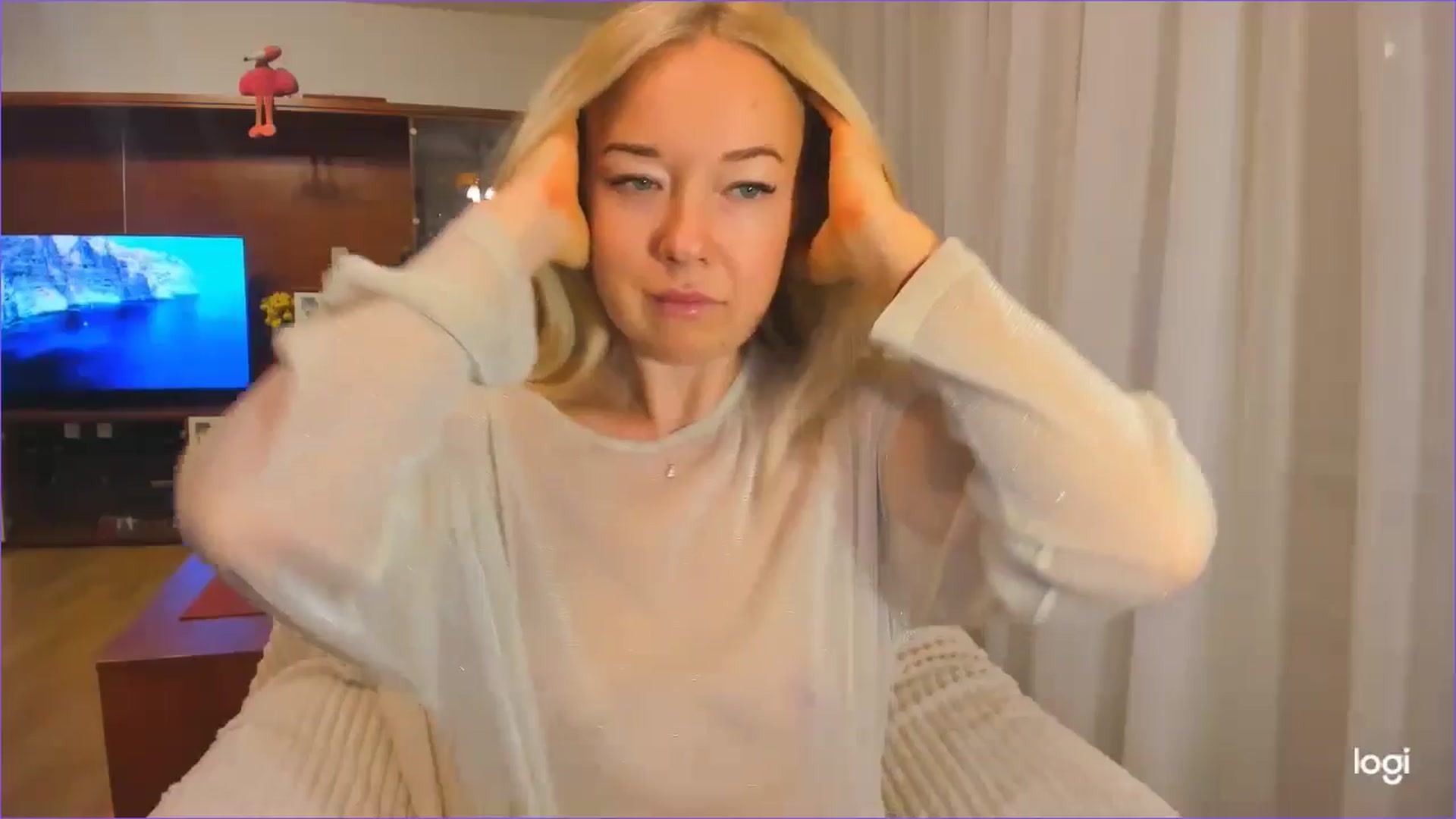Gallery image thumbnail from FlamingoDream's myfreecams stream on, 10/28/2024, 23:13 image 12 of 20
