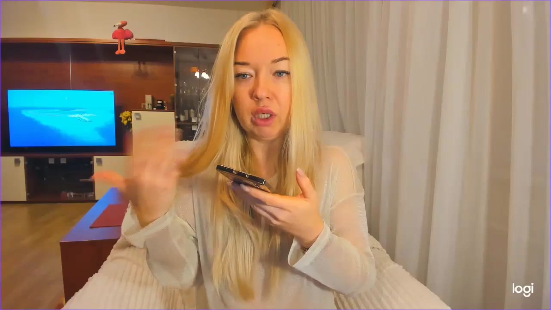 Gallery image thumbnail from FlamingoDream's myfreecams stream on, 10/28/2024, 23:13 image 3 of 20