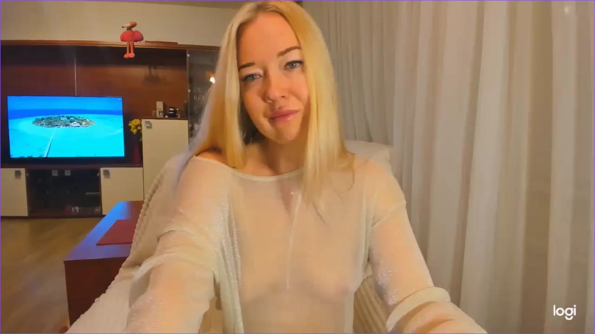 Gallery image thumbnail from FlamingoDream's myfreecams stream on, 10/28/2024, 23:13 image 4 of 20