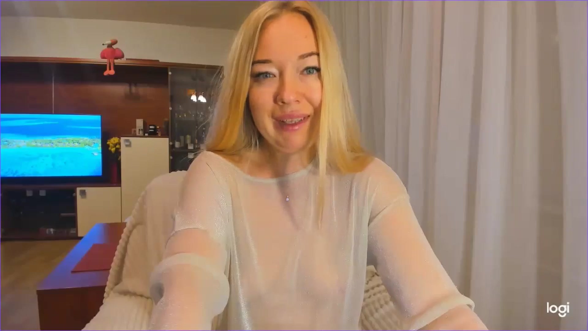 Gallery image thumbnail from FlamingoDream's myfreecams stream on, 10/28/2024, 23:13 image 17 of 20