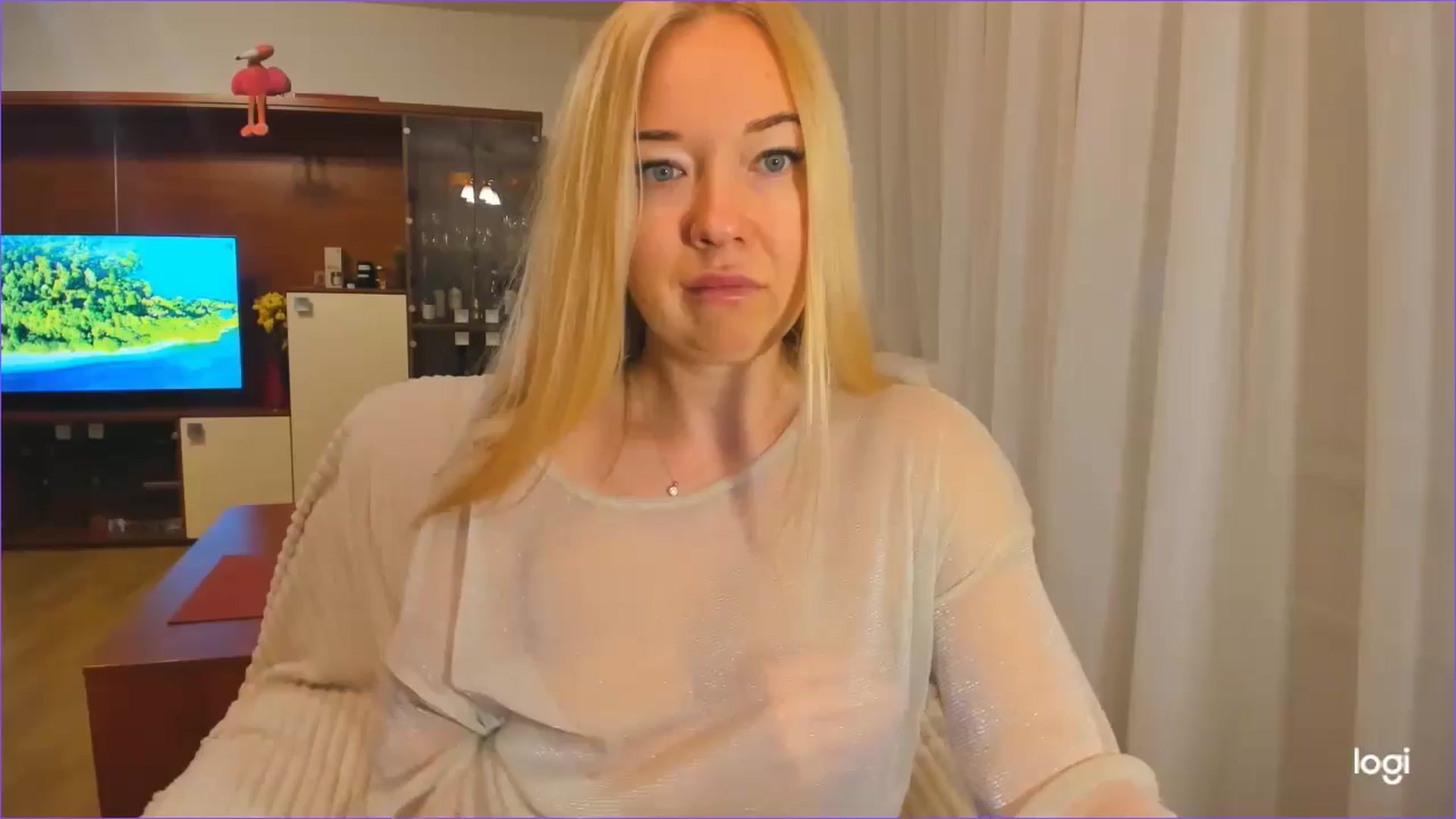 Gallery image thumbnail from FlamingoDream's myfreecams stream on, 10/28/2024, 23:13 image 7 of 20