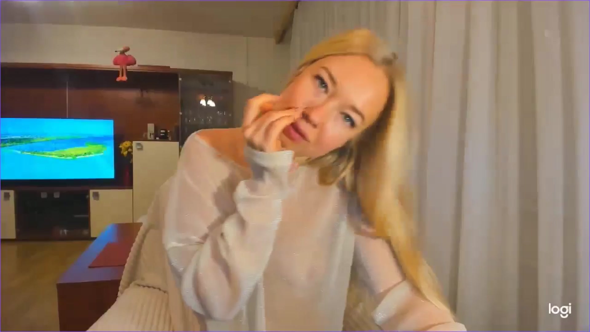 Gallery image thumbnail from FlamingoDream's myfreecams stream on, 10/28/2024, 23:13 image 18 of 20