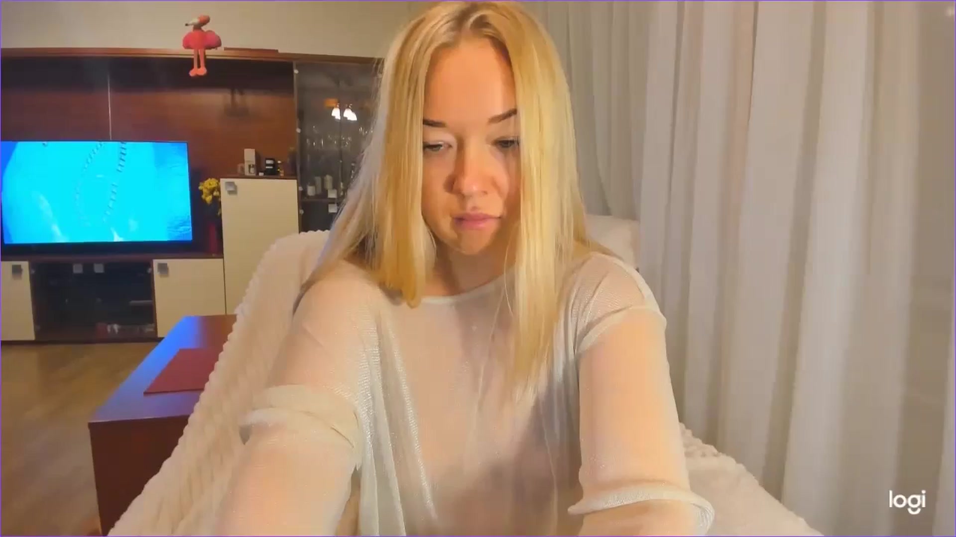 Gallery image thumbnail from FlamingoDream's myfreecams stream on, 10/28/2024, 23:38 image 17 of 20