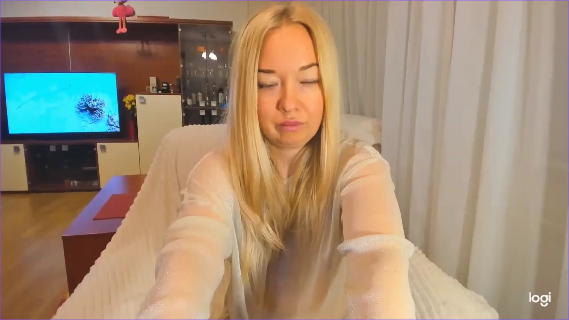Gallery image thumbnail from FlamingoDream's myfreecams stream on, 10/29/2024, 03:05 image 9 of 20