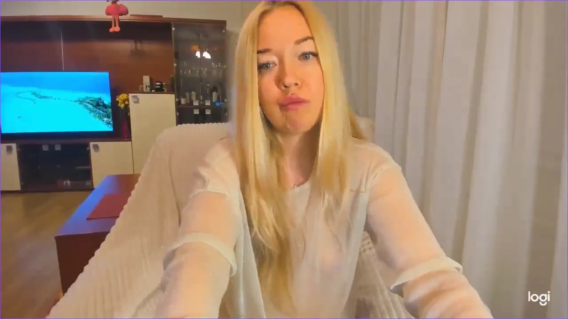 Gallery image thumbnail from FlamingoDream's myfreecams stream on, 10/29/2024, 03:05 image 10 of 20