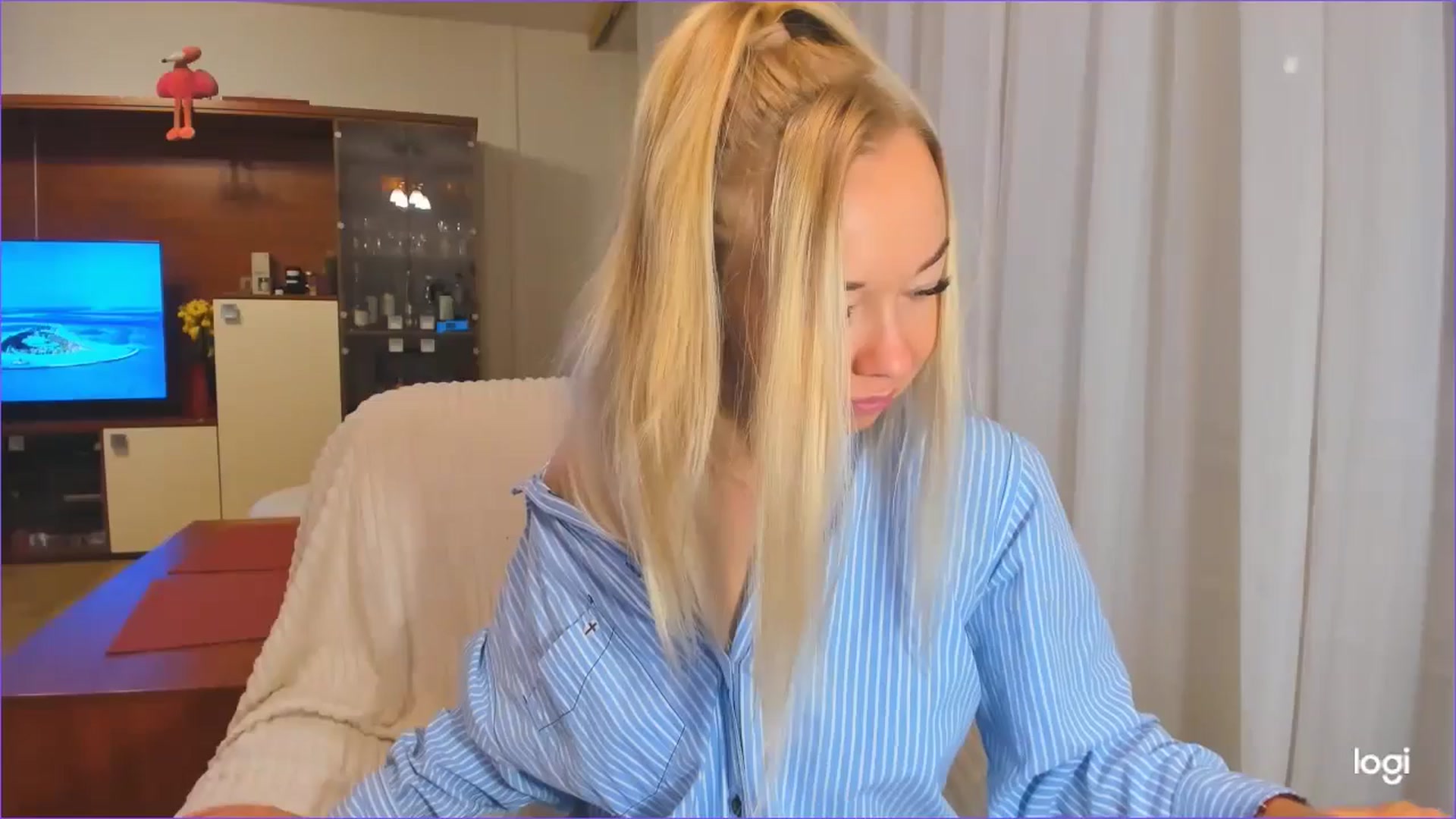 Gallery image thumbnail from FlamingoDream's myfreecams stream on, 10/29/2024, 22:05 image 16 of 20