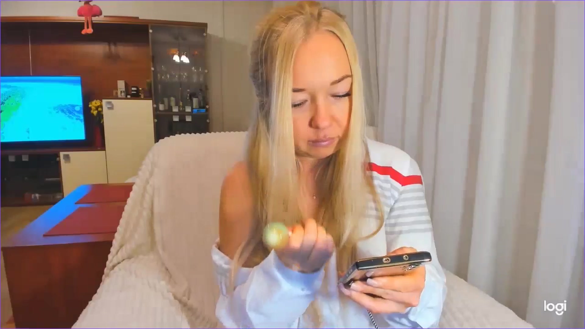 Gallery image thumbnail from FlamingoDream's myfreecams stream on, 10/31/2024, 24:05 image 3 of 20