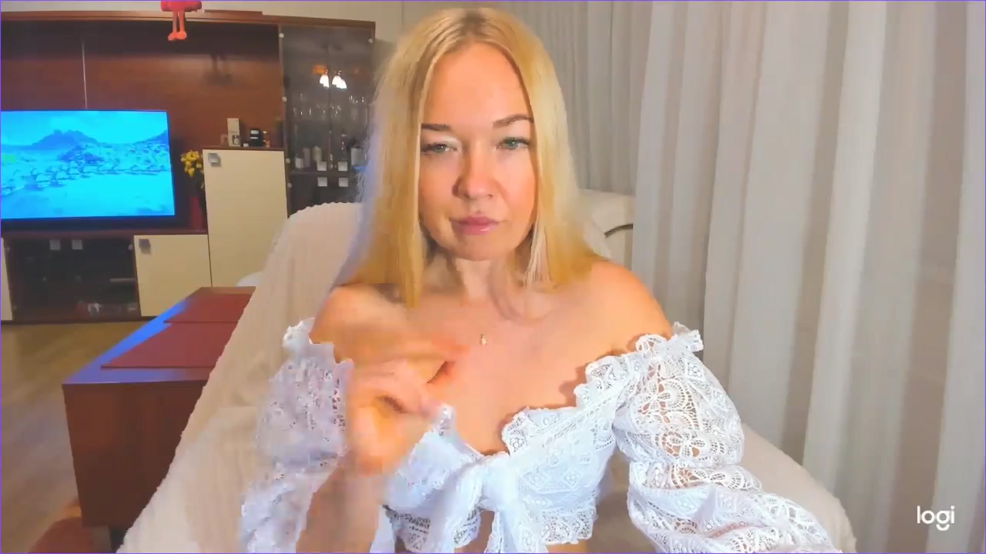 Gallery image thumbnail from FlamingoDream's myfreecams stream on, 11/02/2024, 24:10 image 8 of 20