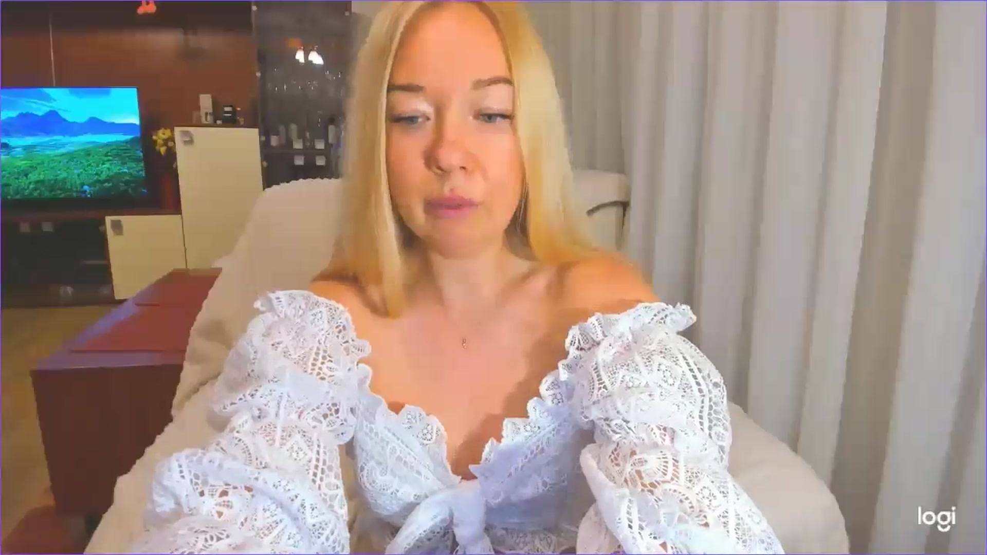 Gallery image thumbnail from FlamingoDream's myfreecams stream on, 11/02/2024, 02:13 image 9 of 20