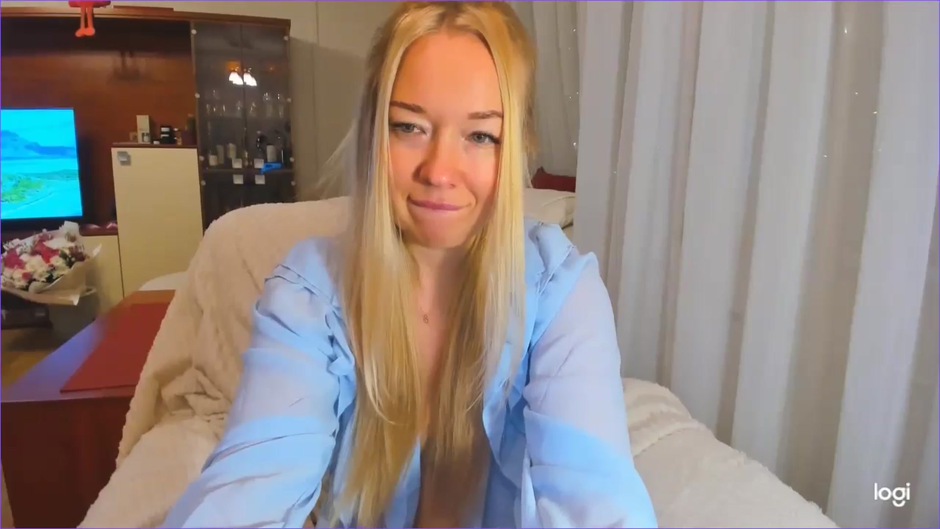 Gallery image thumbnail from FlamingoDream's myfreecams stream on, 11/04/2024, 22:51 image 12 of 20