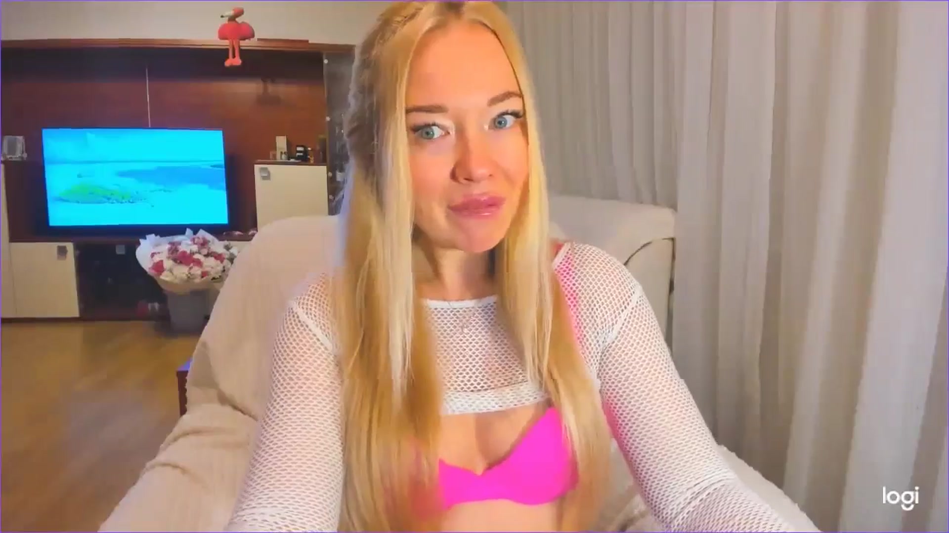 Gallery image thumbnail from FlamingoDream's myfreecams stream on, 11/05/2024, 23:33 image 17 of 20