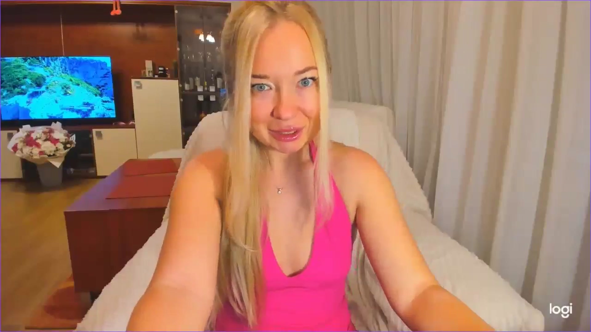 Gallery image thumbnail from FlamingoDream's myfreecams stream on, 11/06/2024, 21:42 image 13 of 20