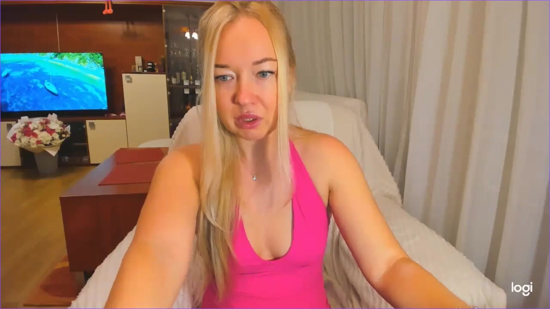 Gallery image thumbnail from FlamingoDream's myfreecams stream on, 11/06/2024, 21:42 image 16 of 20