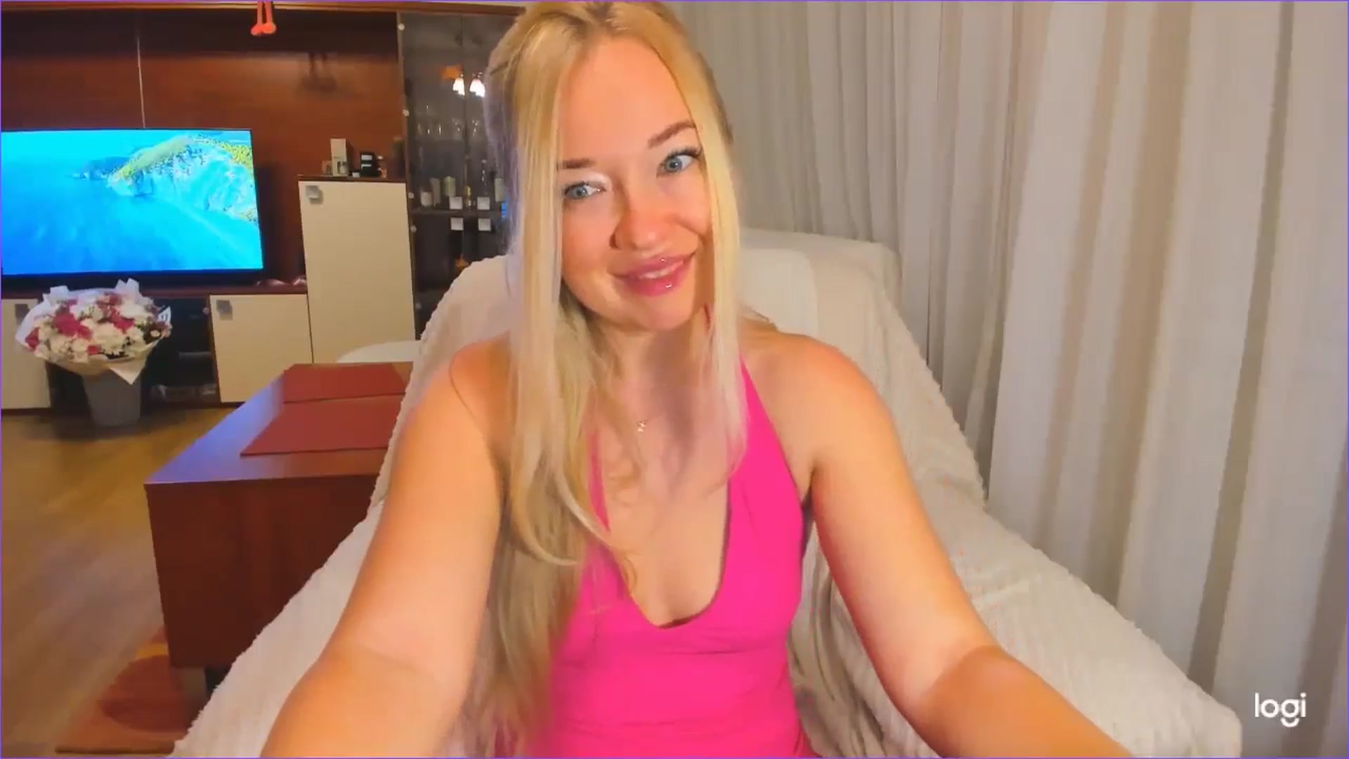 Gallery image thumbnail from FlamingoDream's myfreecams stream on, 11/06/2024, 21:42 image 5 of 20