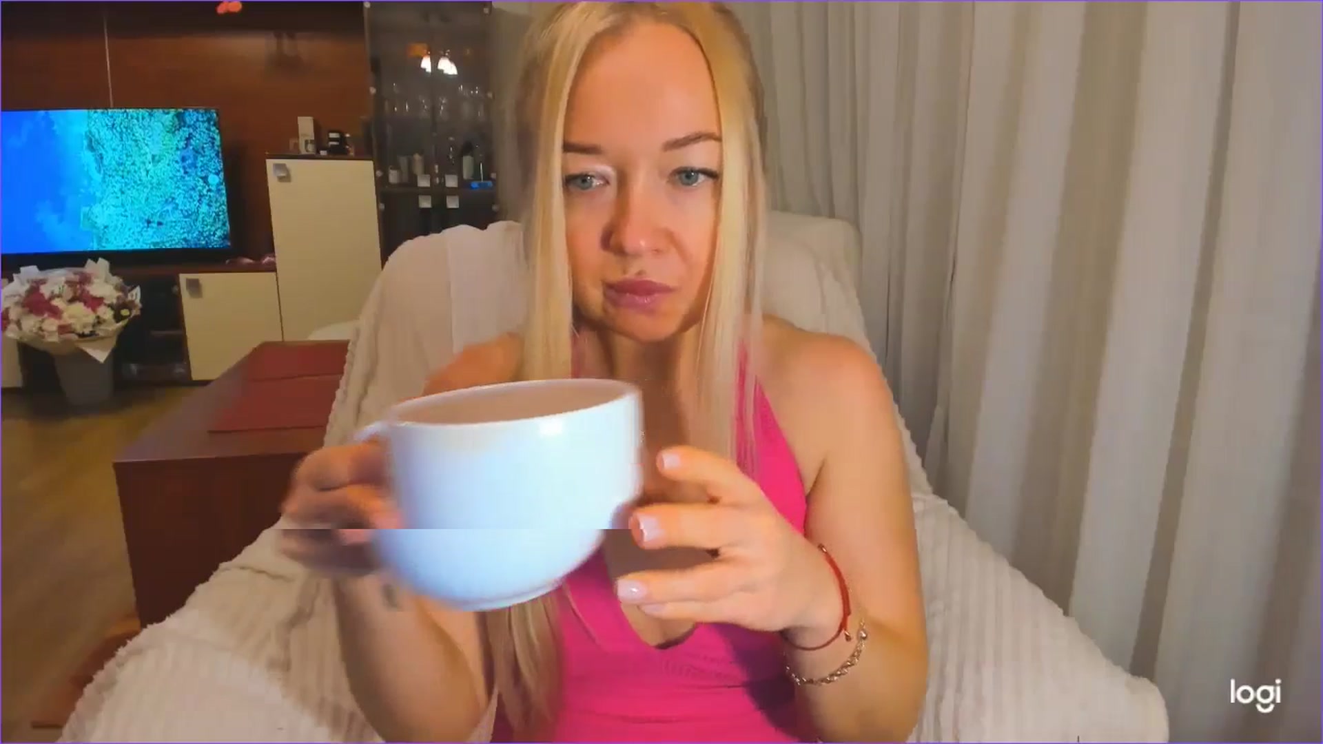 Gallery image thumbnail from FlamingoDream's myfreecams stream on, 11/07/2024, 24:02 image 13 of 20