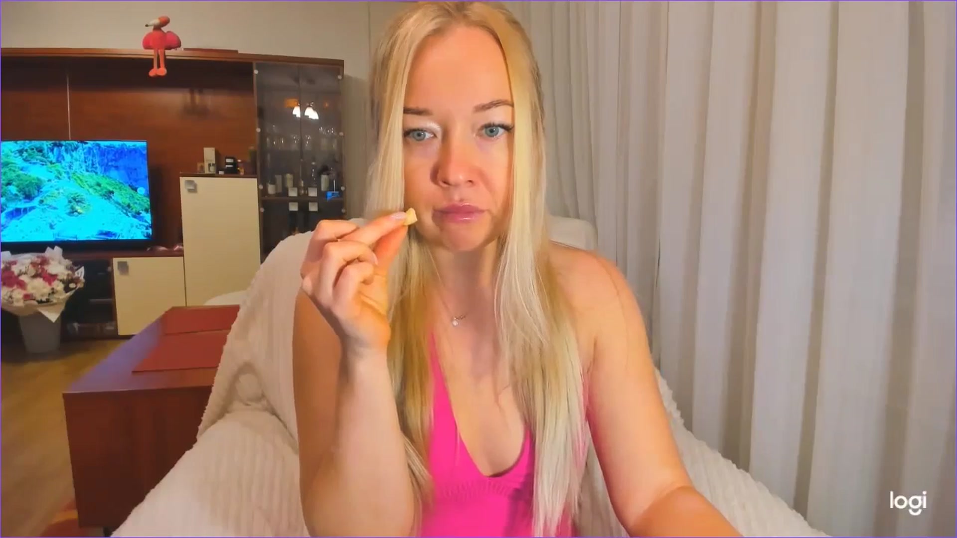 Gallery image thumbnail from FlamingoDream's myfreecams stream on, 11/07/2024, 24:02 image 8 of 20