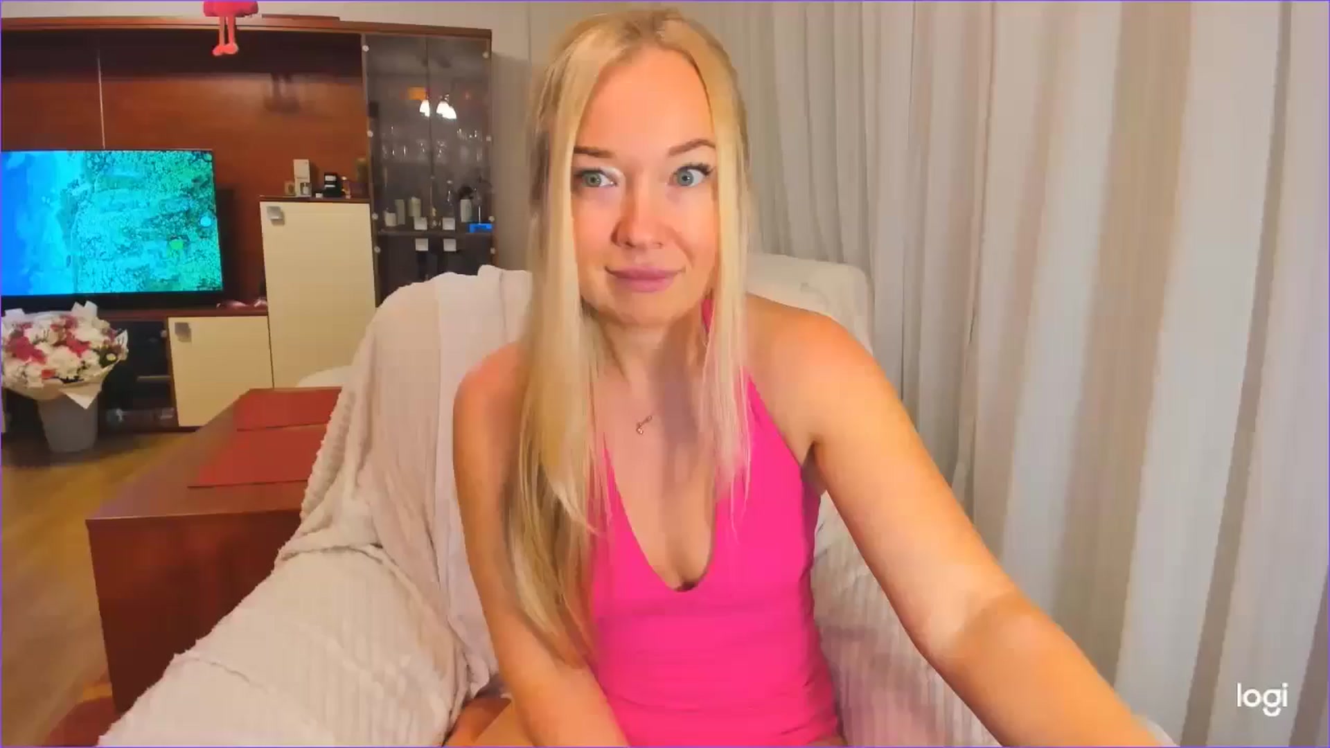 Gallery image thumbnail from FlamingoDream's myfreecams stream on, 11/07/2024, 01:32 image 2 of 20