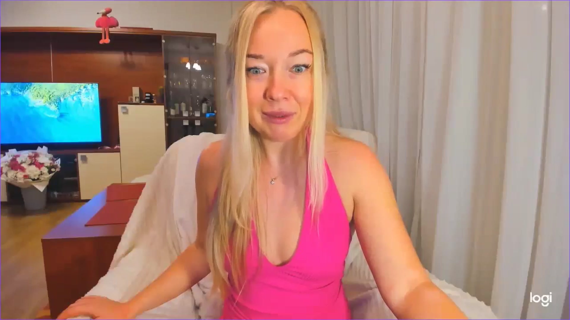 Gallery image thumbnail from FlamingoDream's myfreecams stream on, 11/07/2024, 01:32 image 8 of 20