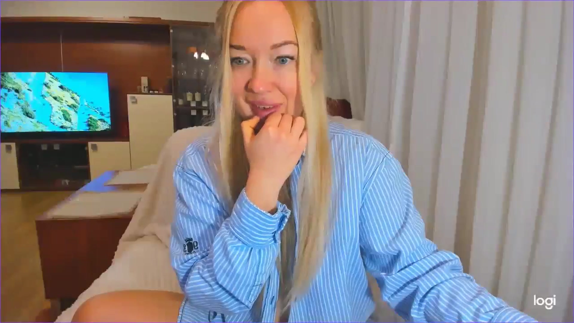 Gallery image thumbnail from FlamingoDream's myfreecams stream on, 11/09/2024, 24:21 image 20 of 20