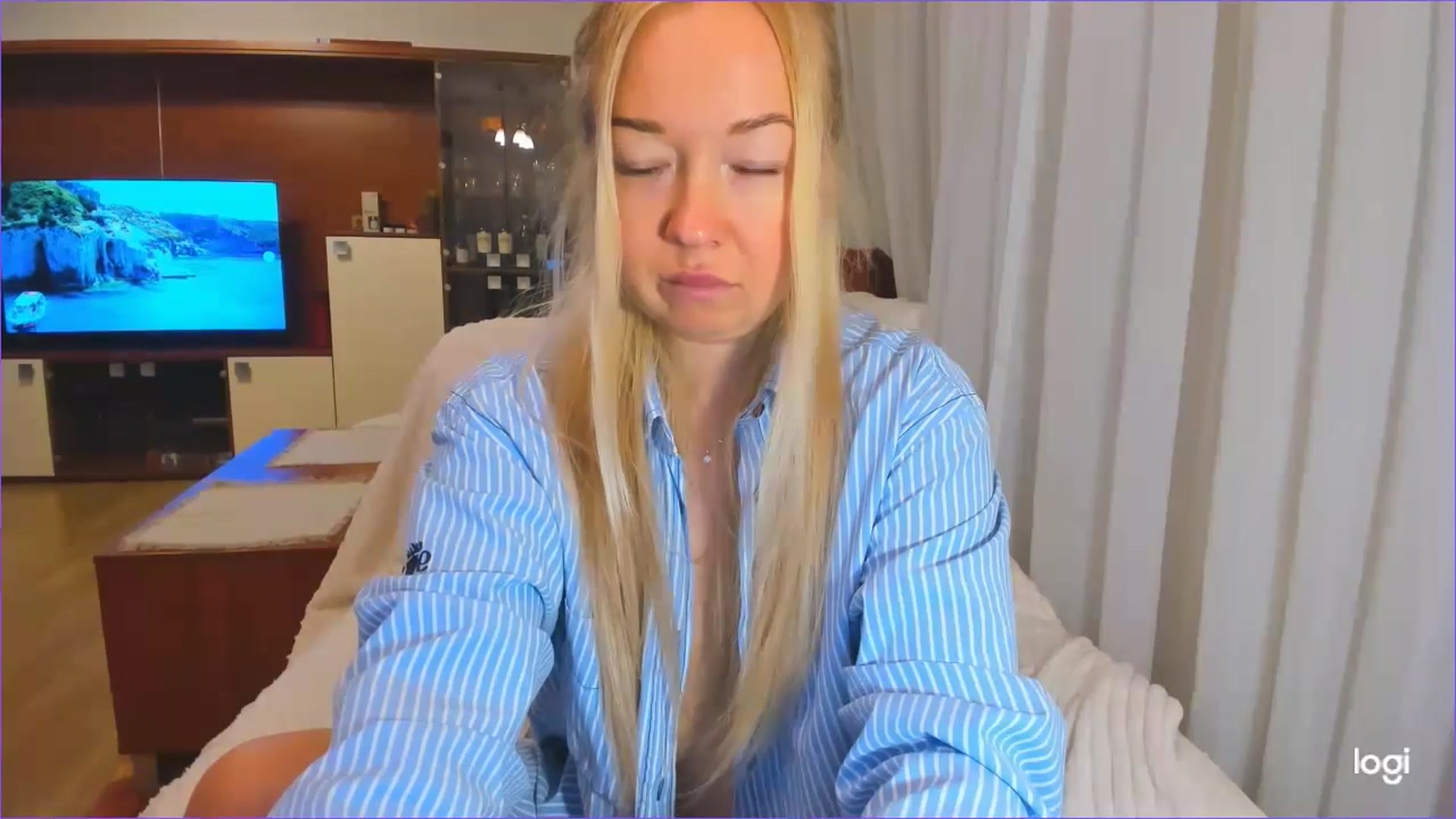 Gallery image thumbnail from FlamingoDream's myfreecams stream on, 11/09/2024, 24:21 image 19 of 20