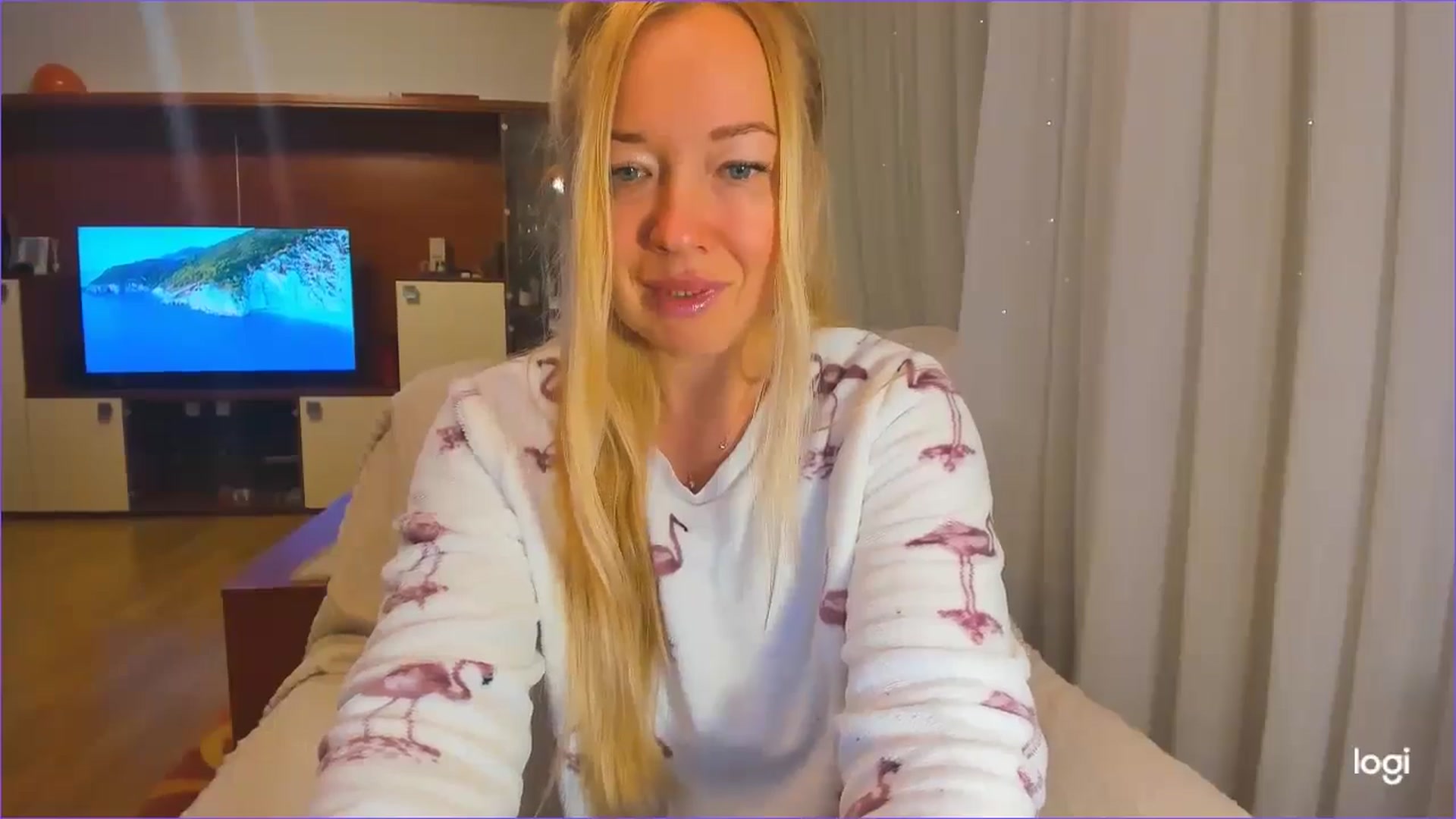 Gallery image thumbnail from FlamingoDream's myfreecams stream on, 11/14/2024, 01:48 image 7 of 20