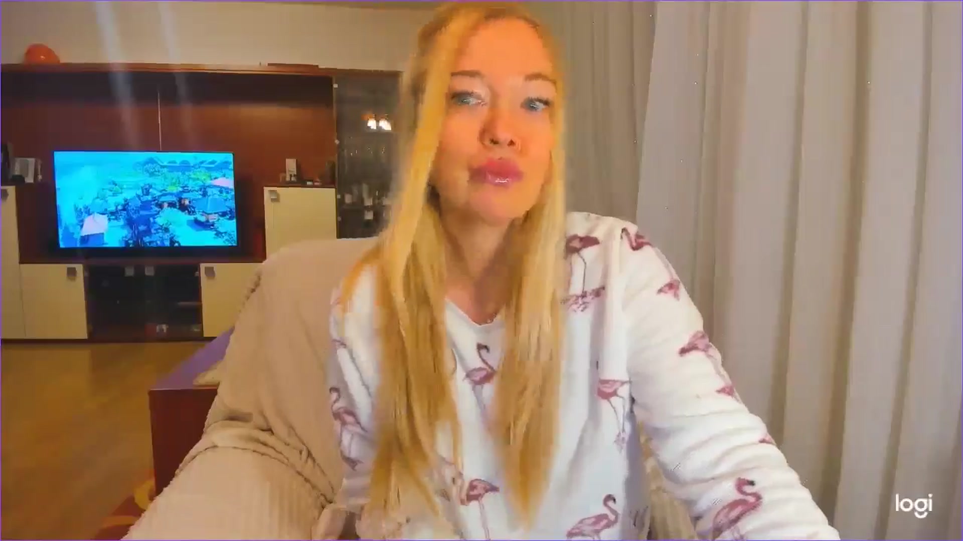 Gallery image thumbnail from FlamingoDream's myfreecams stream on, 11/14/2024, 01:48 image 11 of 20